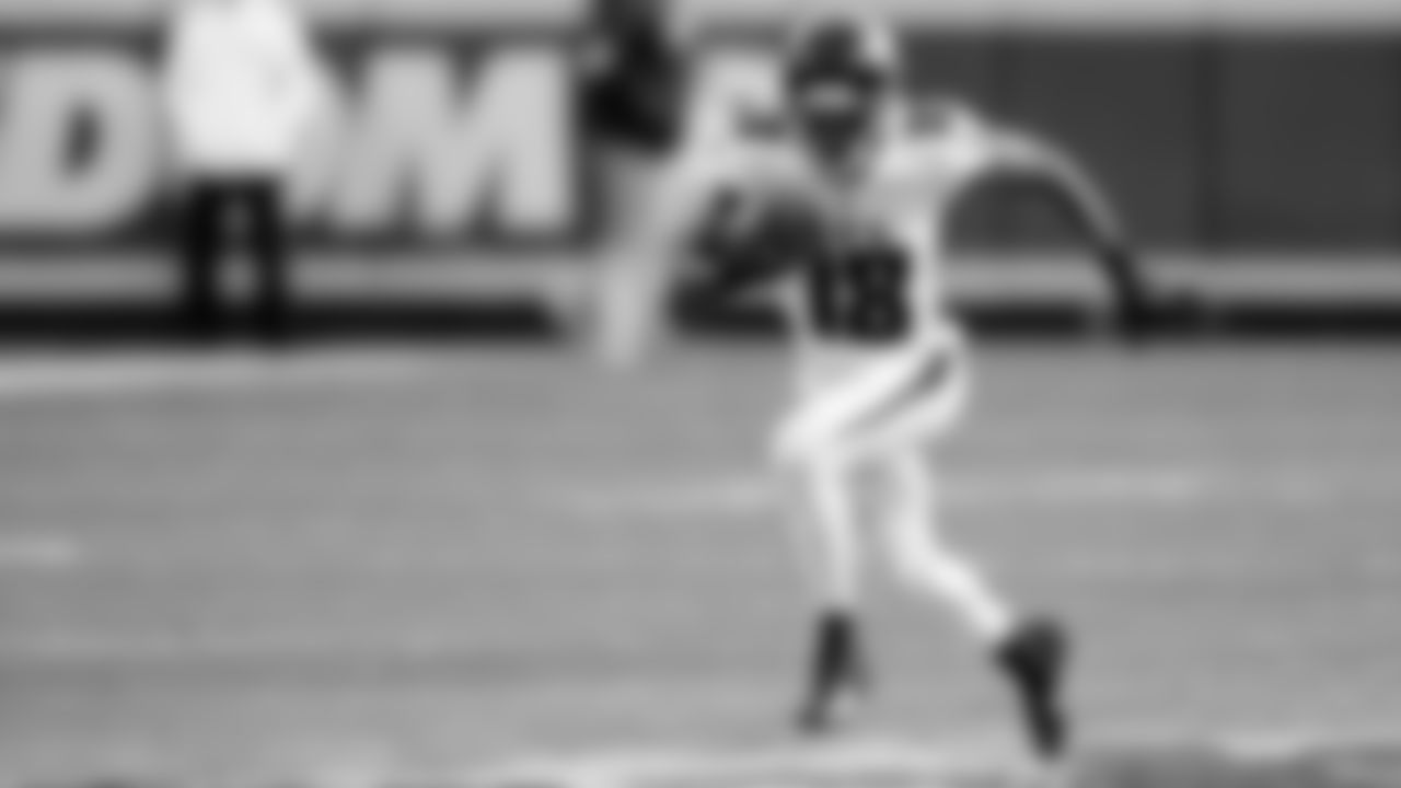 Atlanta Falcons wide receiver Calvin Ridley #18 runs the ball during the first half against the Kansas City Chiefs on December 27, 2020.
