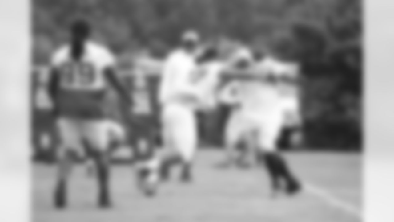 DE Ra'Shede Hageman goes against DT Paul Soliai