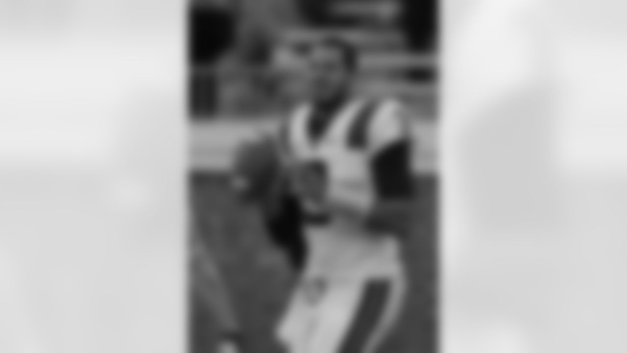 Virginia Tech QB Logan Thomas (6-6, 254)