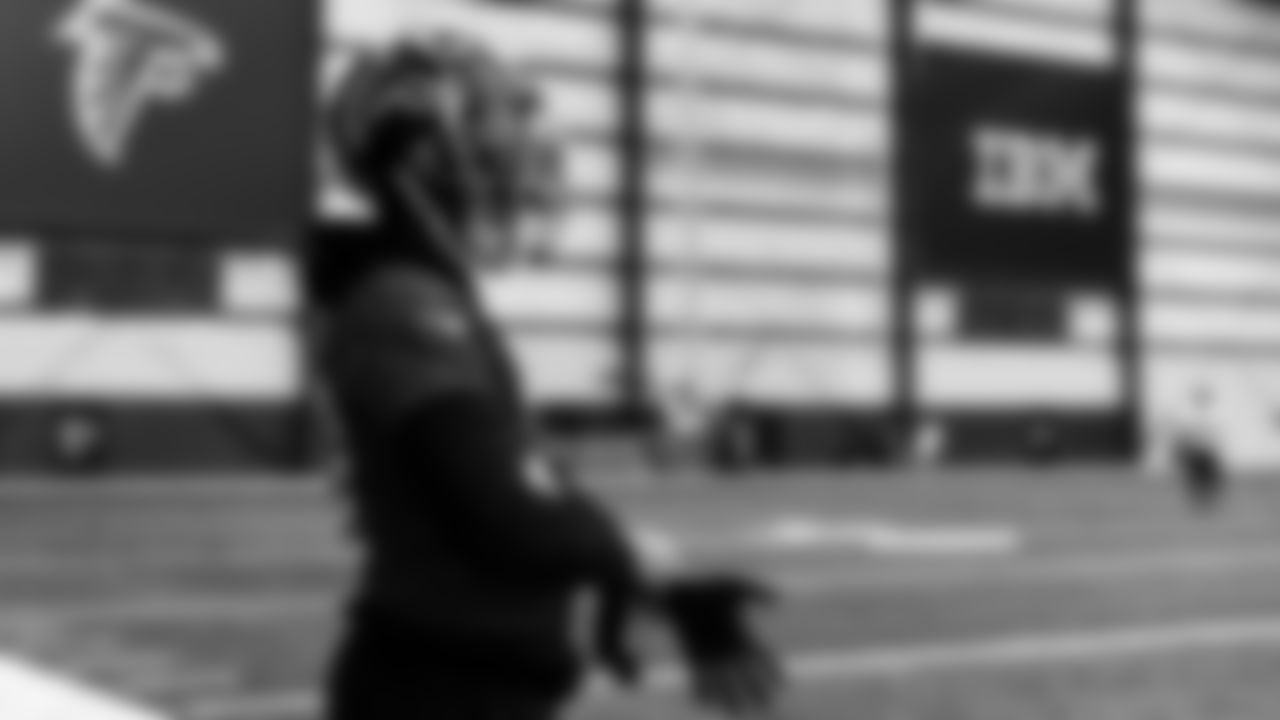 Atlanta Falcons free safety Ricardo Allen #37 puts his gloves on during practice at IBM Performance Field.