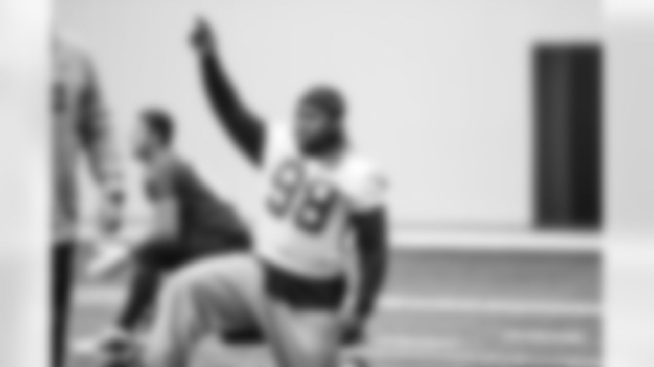 DE Takkarist McKinley
Atlanta Falcons/ Kara Durrette