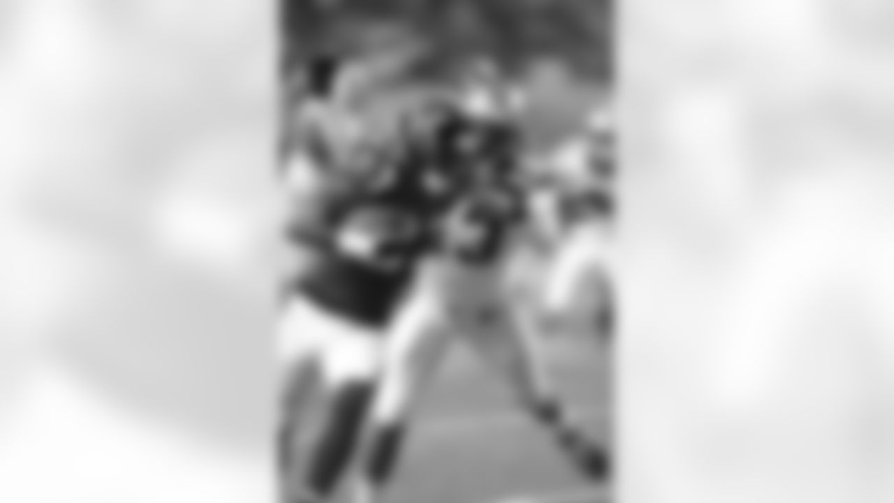 WR Harry Douglas