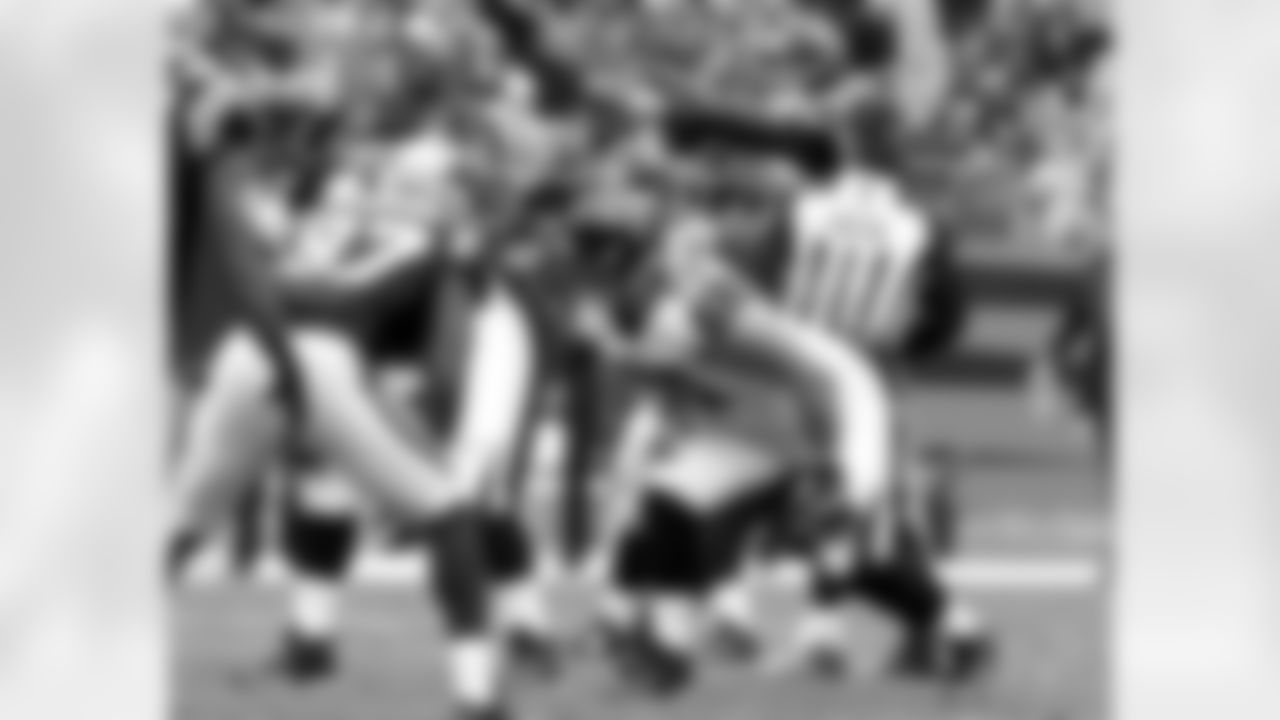 QB Matt Ryan before the snap.