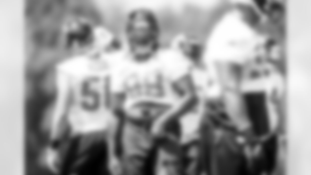DE Takkarist McKinley