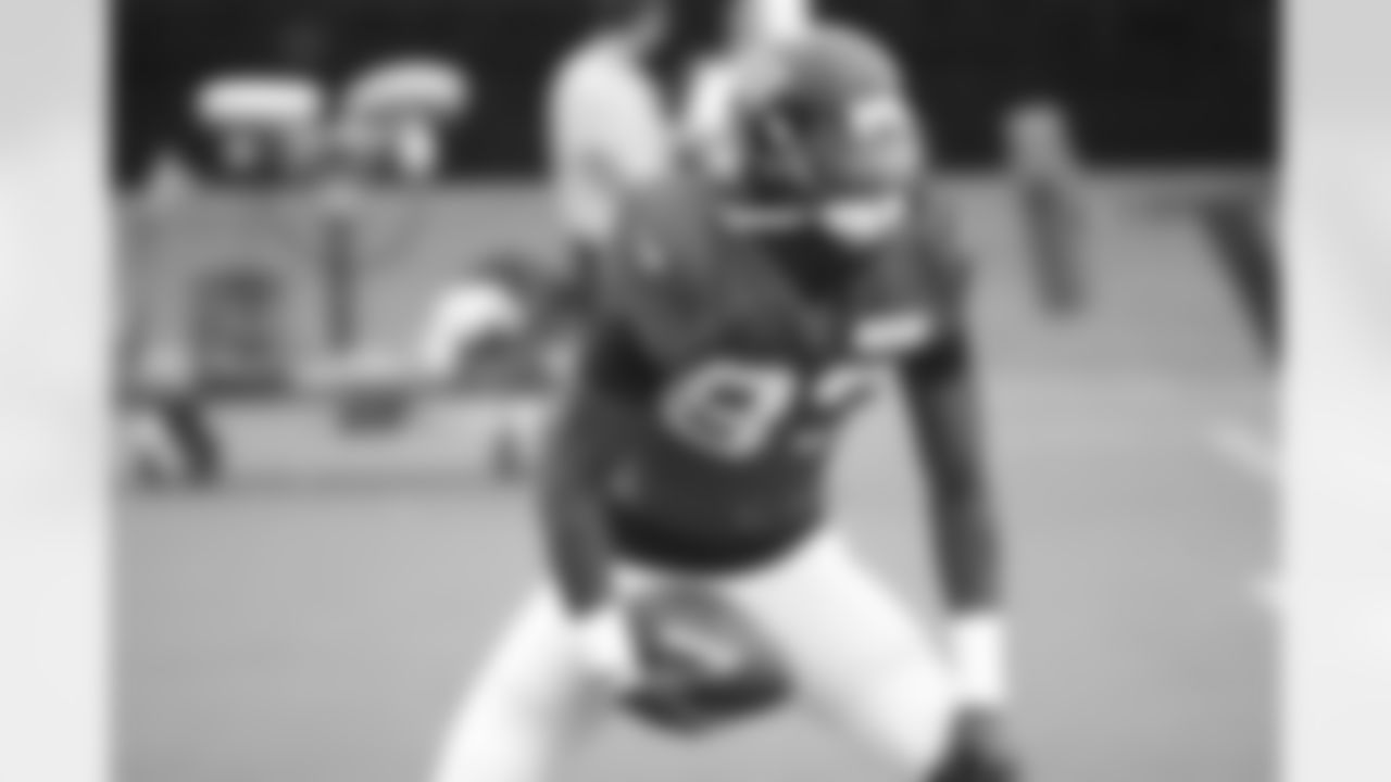 WR Harry Douglas