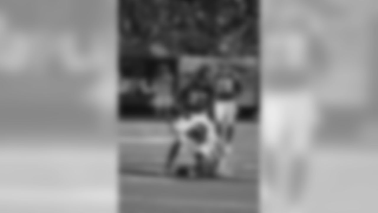 CB Robert McClain takes down WR Austin Pettis