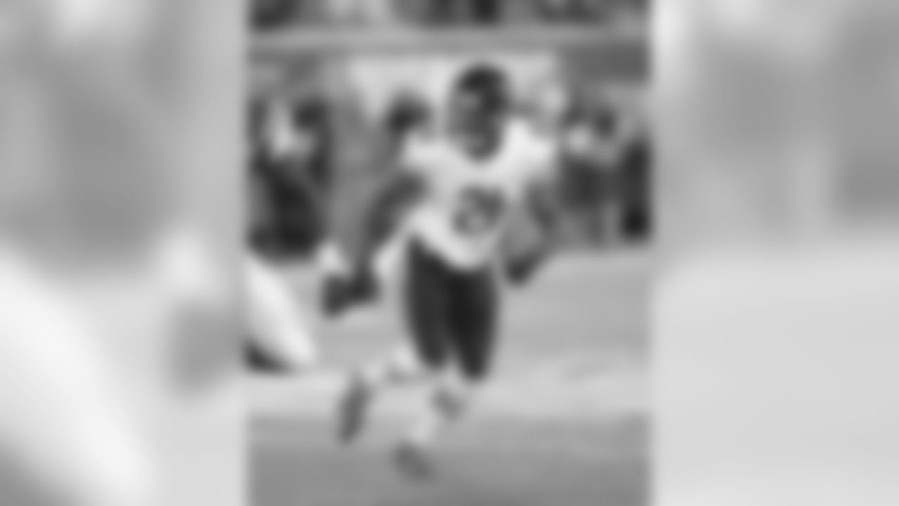 Leading the Chicago Bears in tackles and having an interception for a touchdown, S Ryan Mundy has played a major role on the Bears defense.