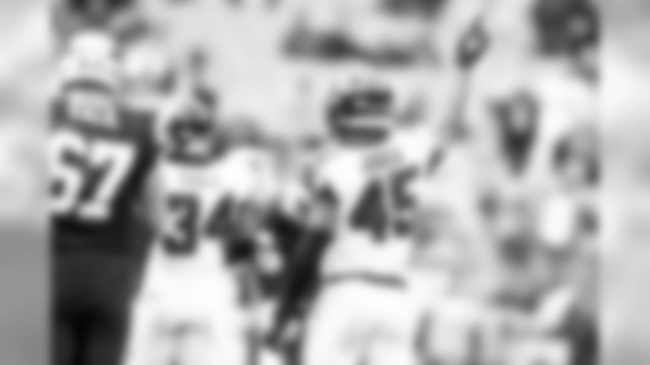 LB Deion Jones