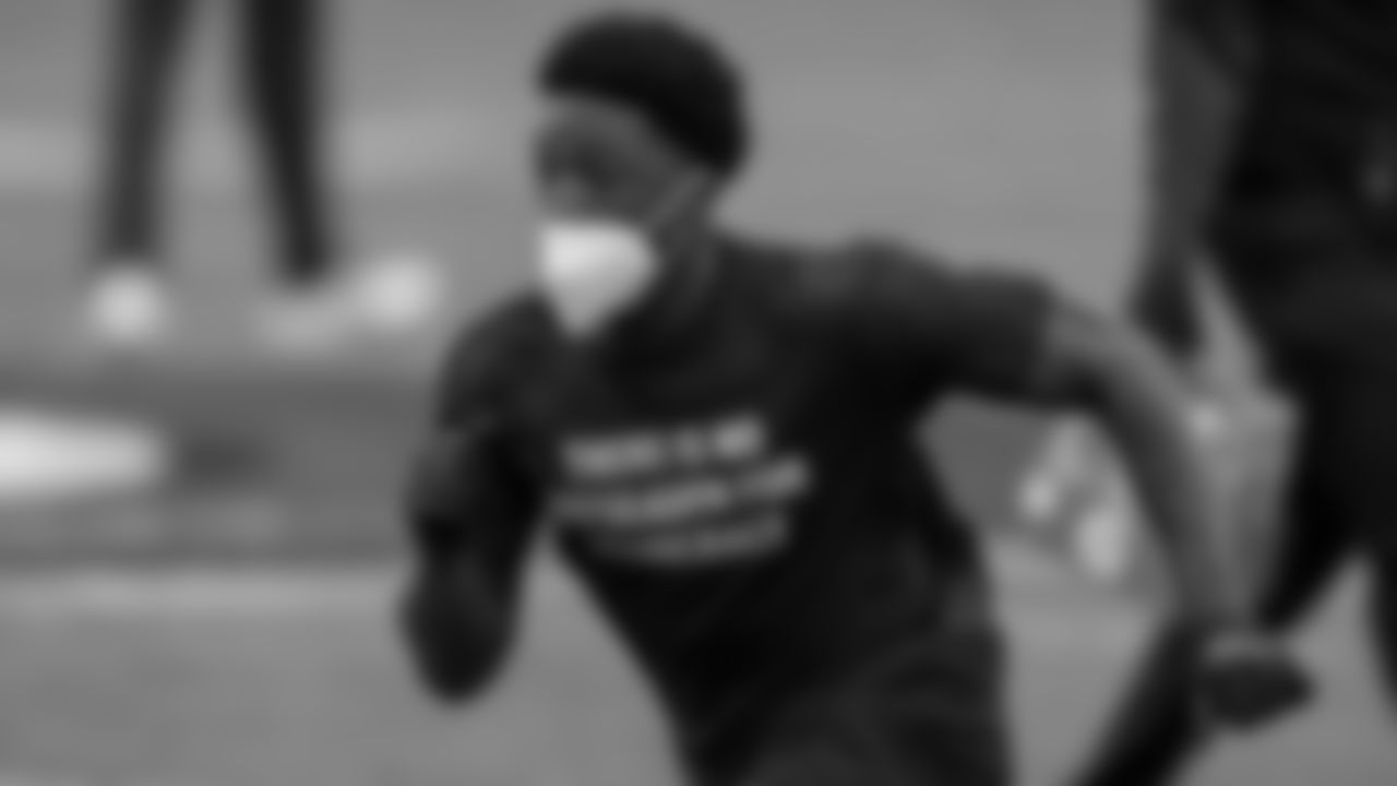 Atlanta Falcons wide receiver Calvin Ridley #18 warms up before the game against the Tampa Bay Buccaneers on January 3, 2021.