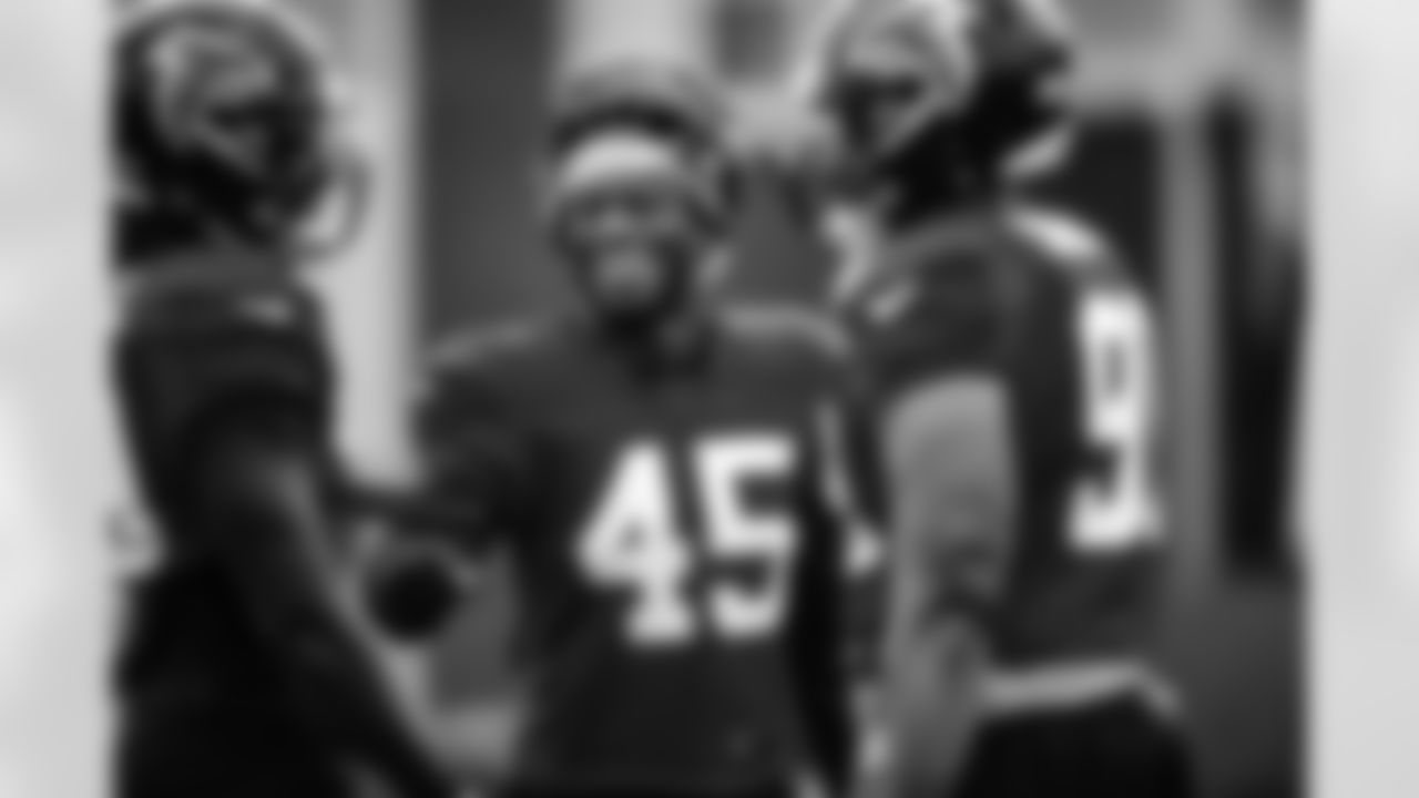 LB De'Vondre Campbell, LB Deion Jones, DE Derrick Shelby
Atlanta Falcons/ Carmen Mandato
