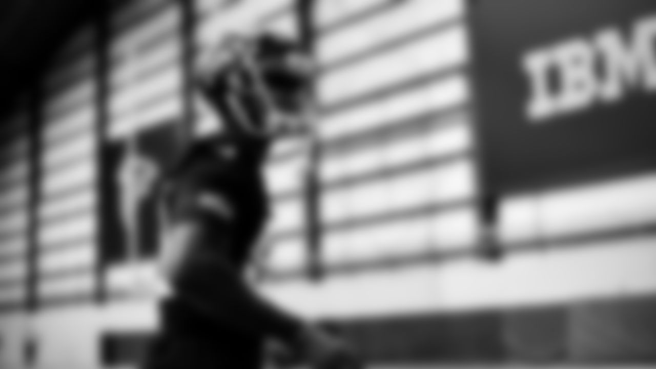 Atlanta Falcons wide receiver Laquon Treadwell #80 warms up during practice in the indoor facility at IBM Performance Field.