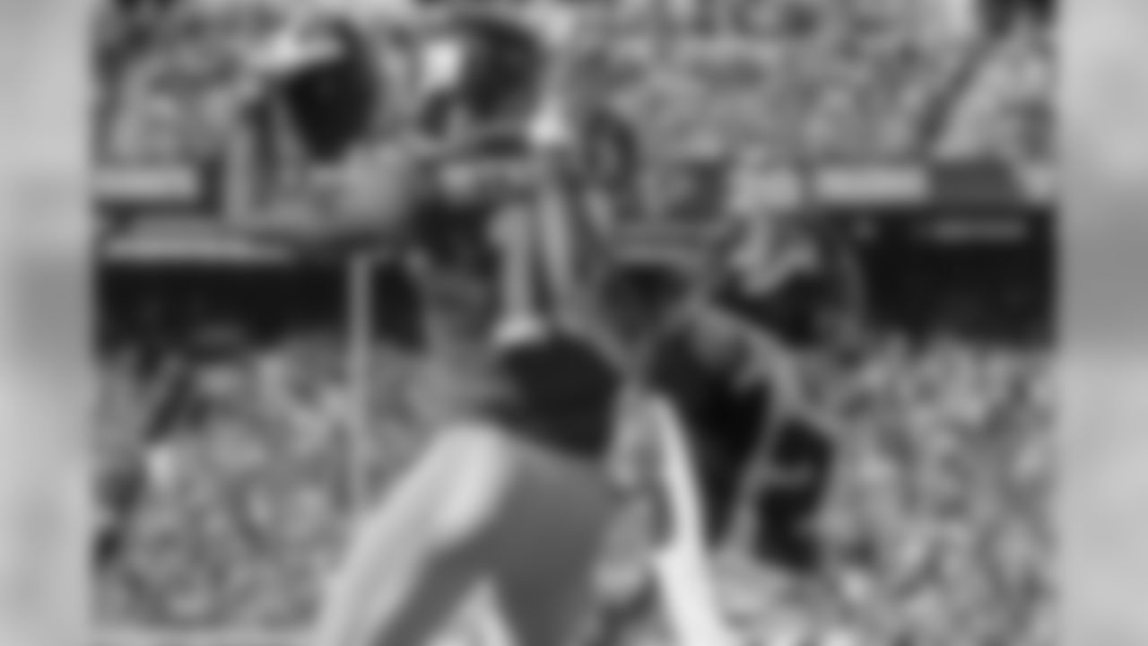 One of the players in the tough position of keeping the Chicago Bears receivers in check will be CB Robert Alford. This is Alford's opportunity to step up against receivers that can make explosive plays.