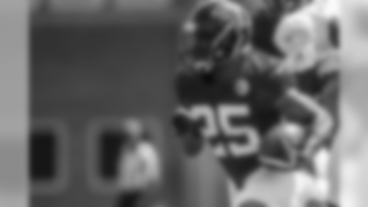 RB Ito Smith