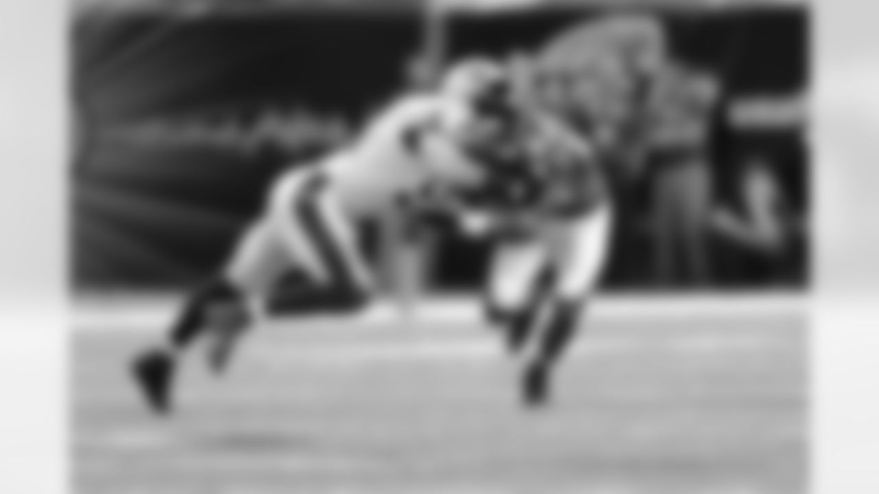 WR Harry Douglas