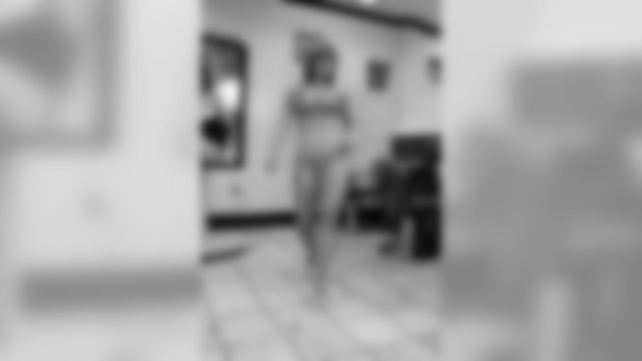 Tamara H. // 2011 Atlanta Falcons Cheerleaders Swimsuit Calendar Fitting // 2011 // Atlanta -