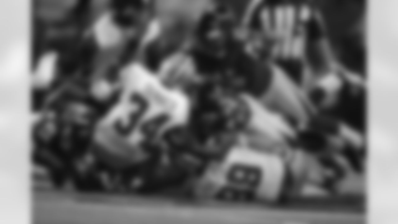 Falcons defense swarms to the ball