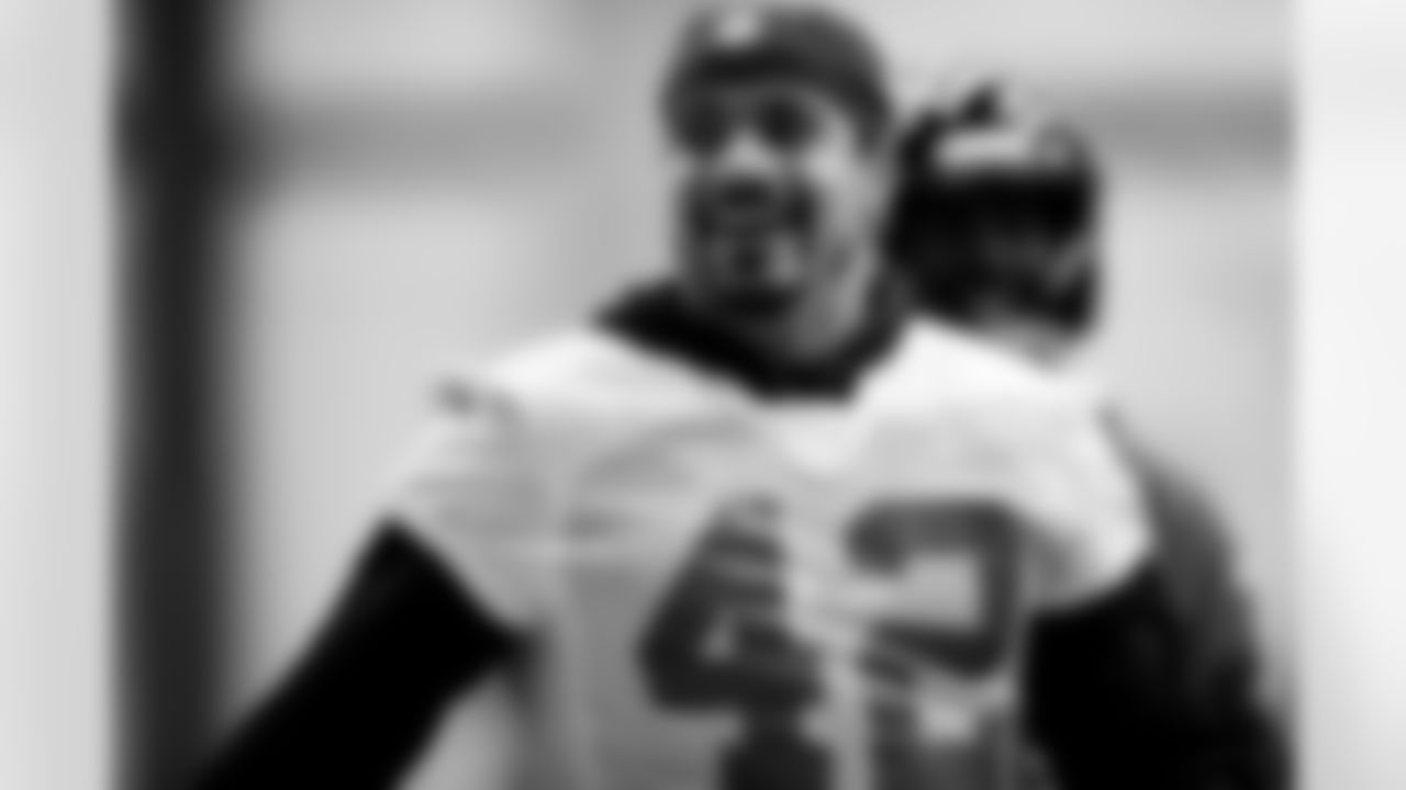 LB Duke Riley