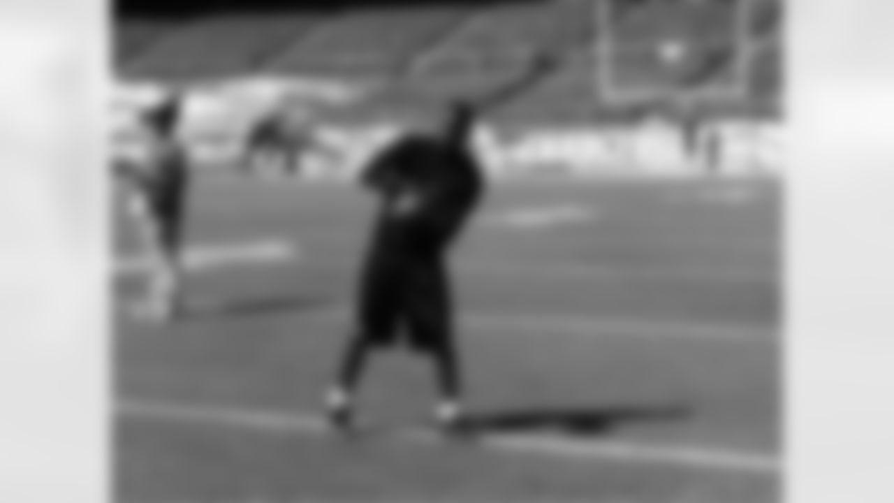 WR Harry Douglas catching balls pre-game