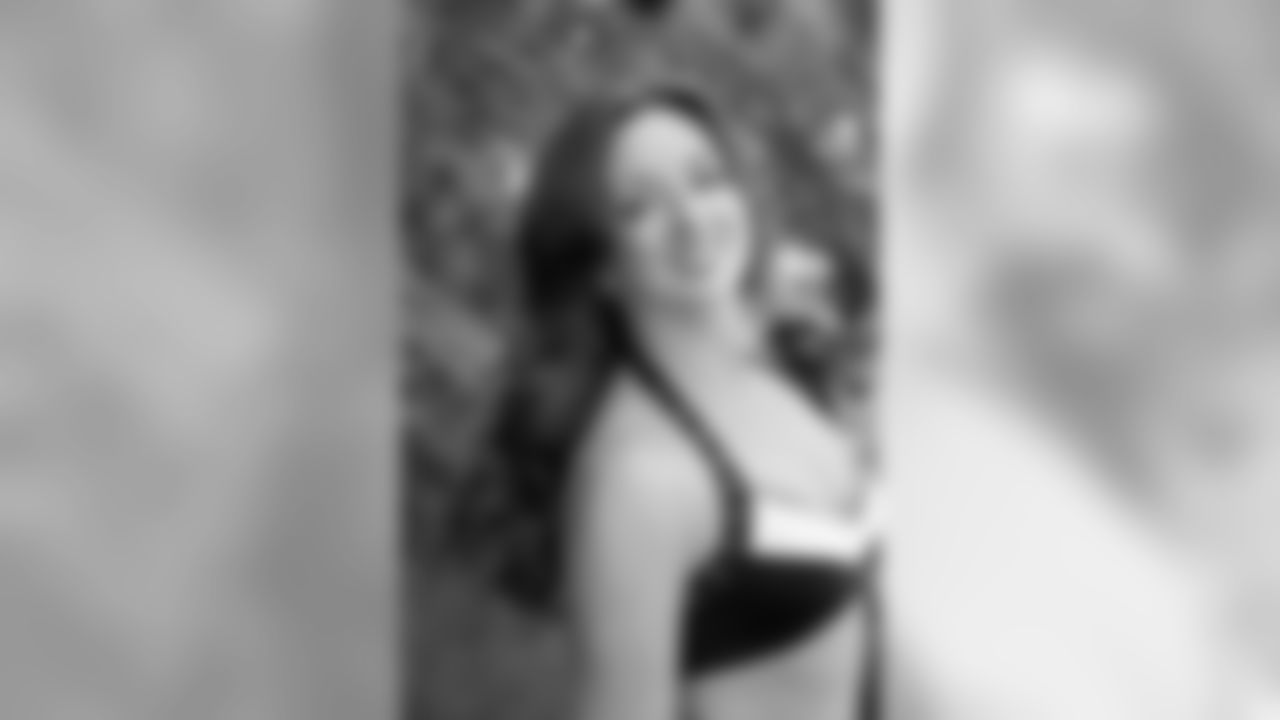 Katharine M. // 2011 Atlanta Falcons Cheerleaders Studio Shots // 2011 // Atlanta -