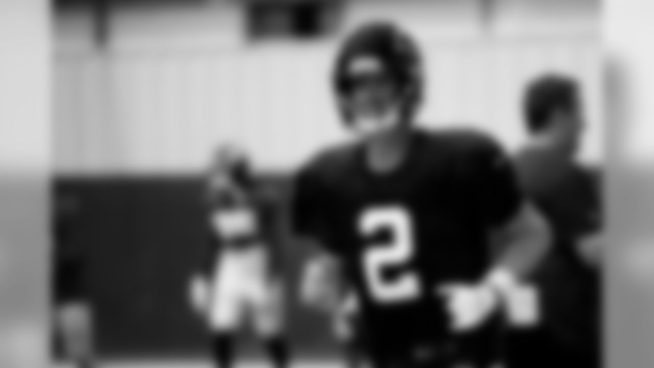 Atlanta Falcons quarterback Matt Ryan #2 warms up during practice. (Photo by Kara Durrette/Atlanta Falcons).