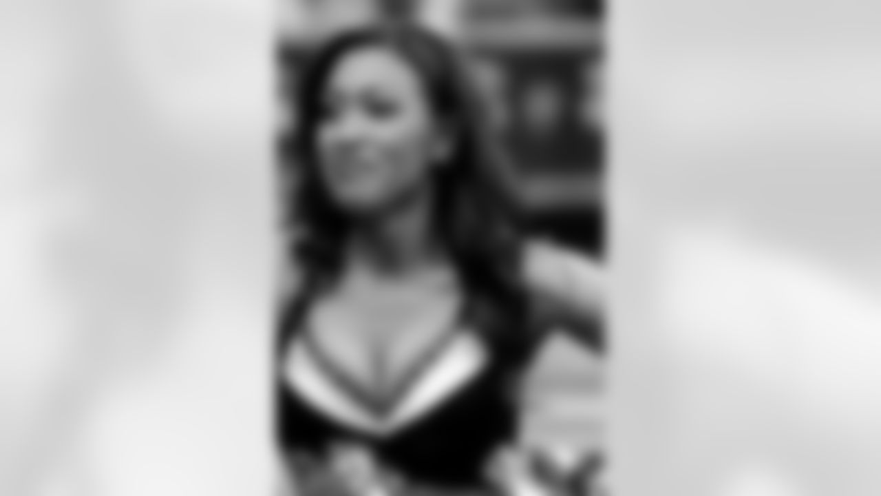 Jordan O. // 2010 Atlanta Falcons Cheerleaders Game Shots // 2010 // Atlanta -