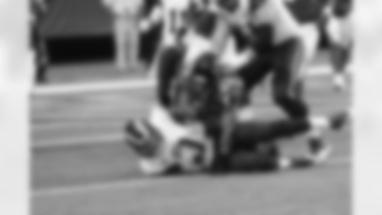 S William Moore brings down Rams QB Sam Bradford