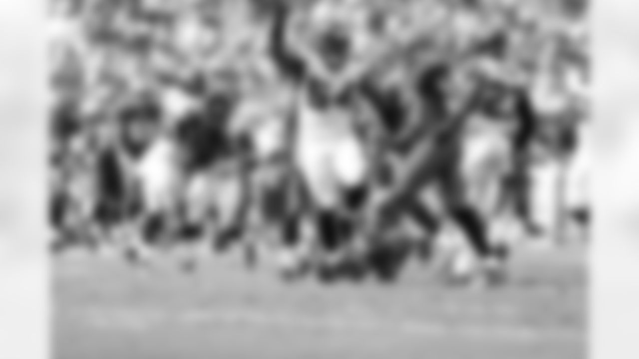 LB Stephen Nicholas jumps up after a big play on Buccaneers WR Eric Page