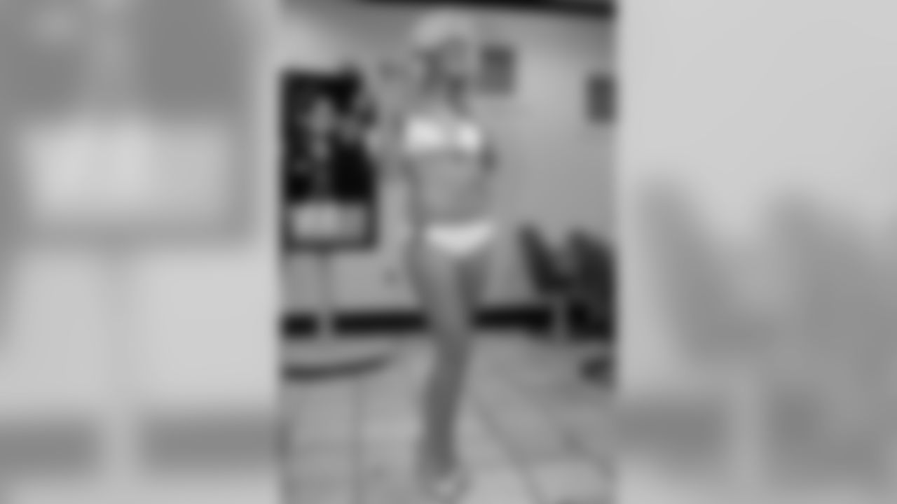 Elizabeth M. // 2011 Atlanta Falcons Cheerleaders Swimsuit Calendar Fitting // 2011 // Atlanta -