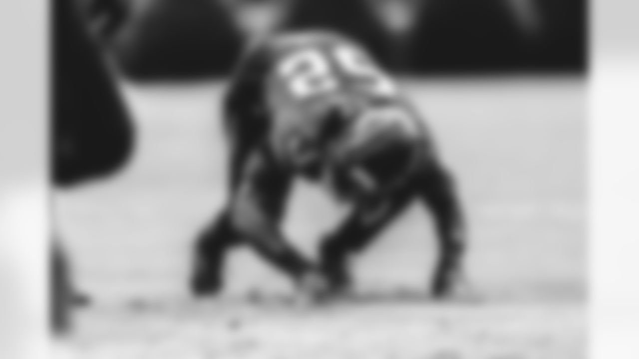 DE Bruce Irvin
Atlanta Falcons/ Kara Durrette
