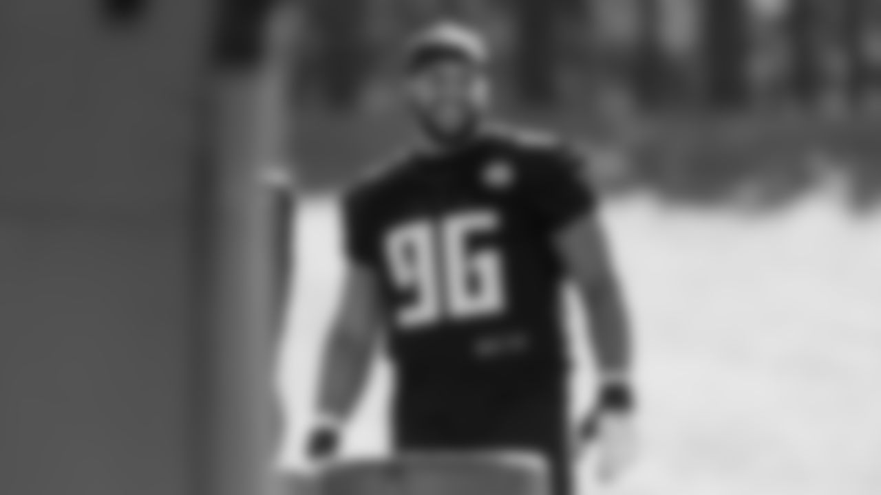 Atlanta Falcons defensive tackle Tyeler Davison #96 smiles during team practice at Atlanta Falcons Headquarters in Flowery Branch, Georgia, on Friday October 22, 2021. (Photo by Dakota Williams/Atlanta Falcons)