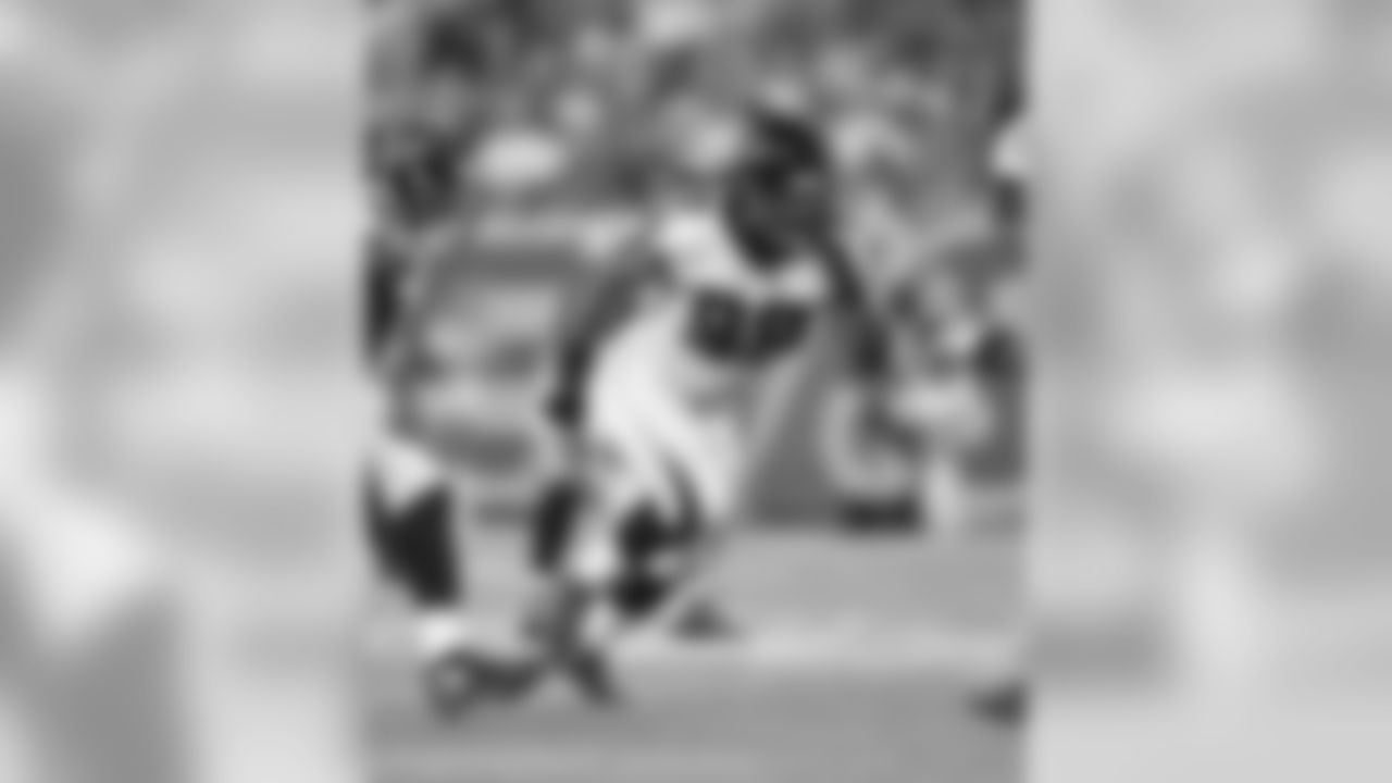 DE Adrian Clayborn