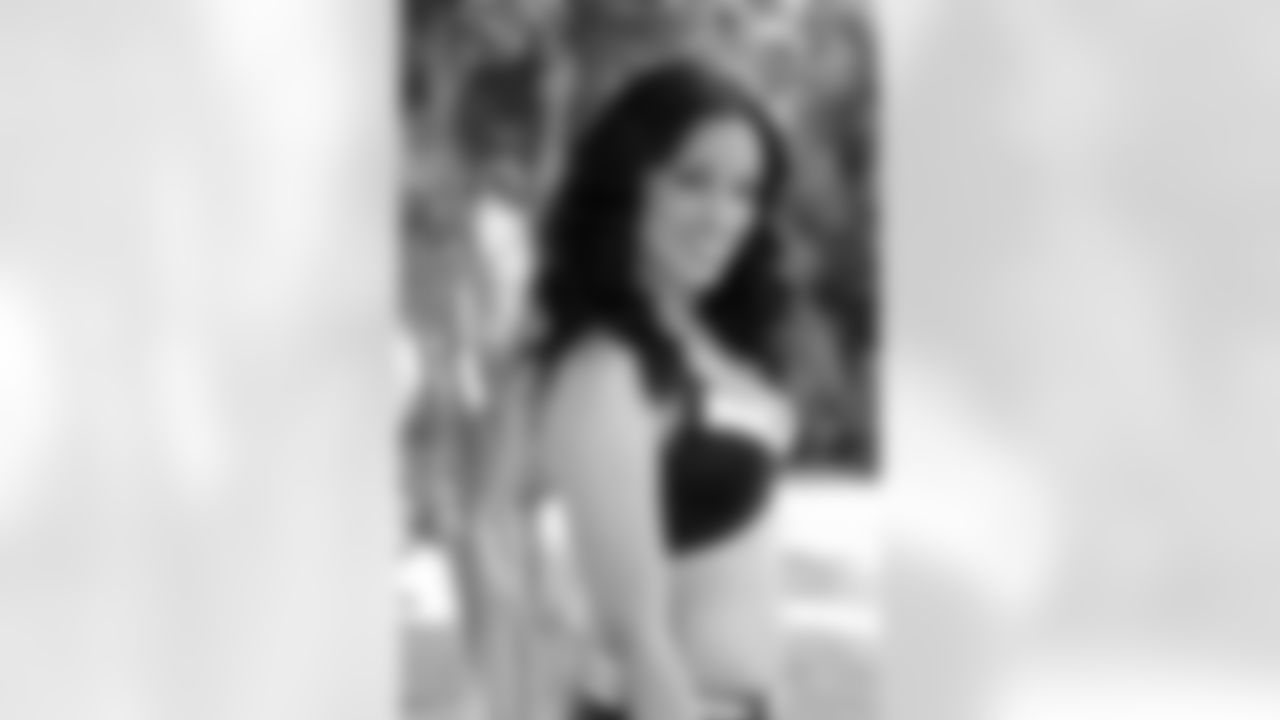 Candice H. // 2011 Atlanta Falcons Cheerleaders Studio Shots // 2011 // Atlanta -