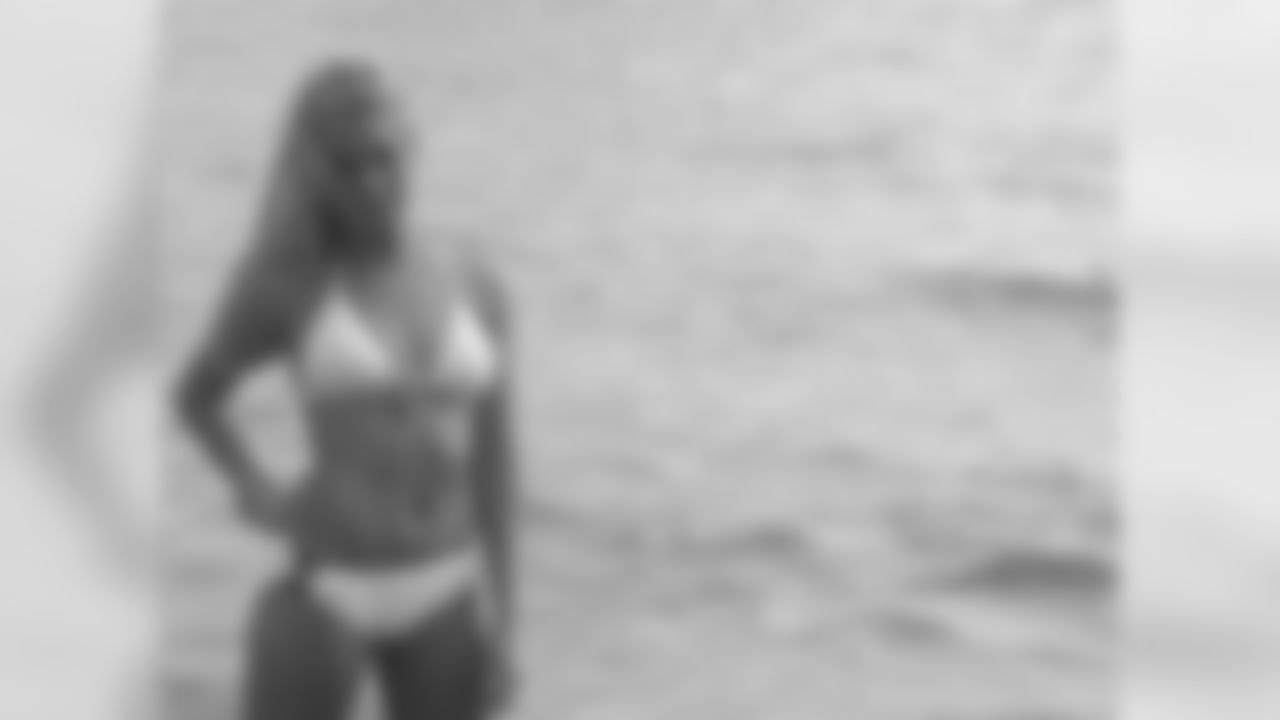 Elizabeth M. // Atlanta Falcons Cheerleaders Swimsuit Calendar Photo Shoot - Day 3 // 5/28/11 // Bermuda -