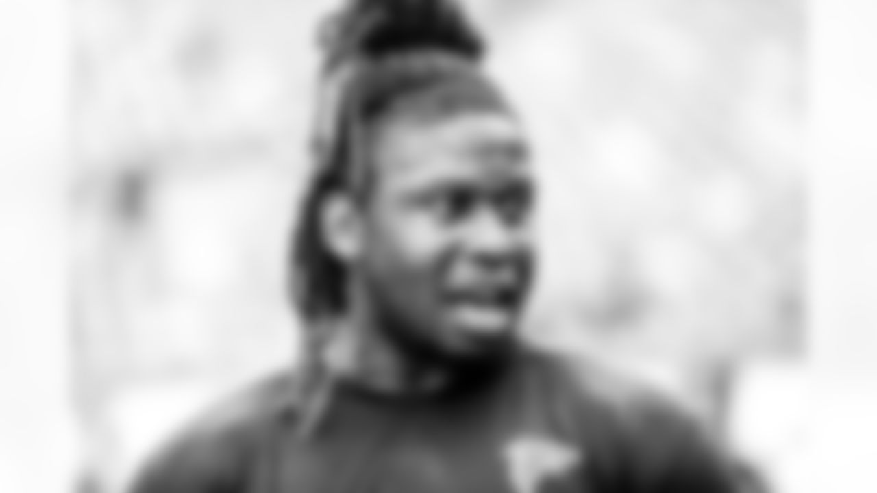 DE Takkarist McKinley