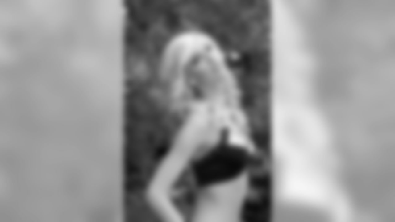 Jamie K. // 2011 Atlanta Falcons Cheerleaders Studio Shots // 2011 // Atlanta -