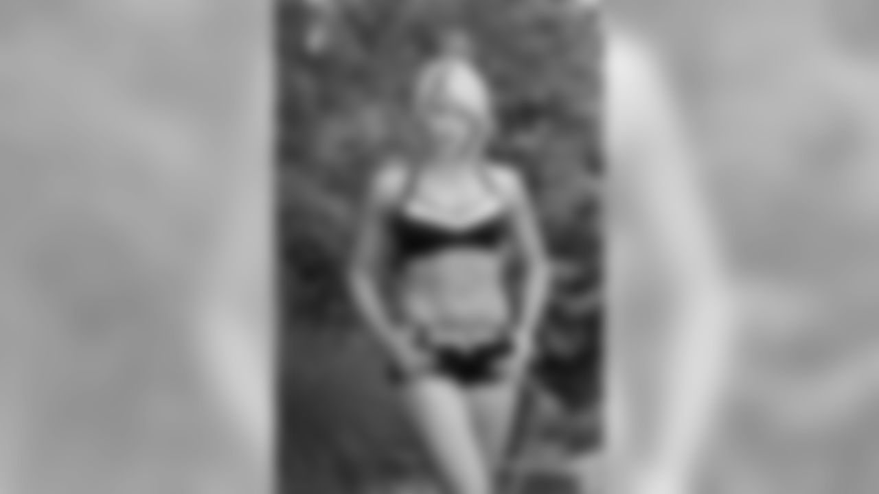 Reneau K. // 2011 Atlanta Falcons Cheerleaders Studio Shots // 2011 // Atlanta -