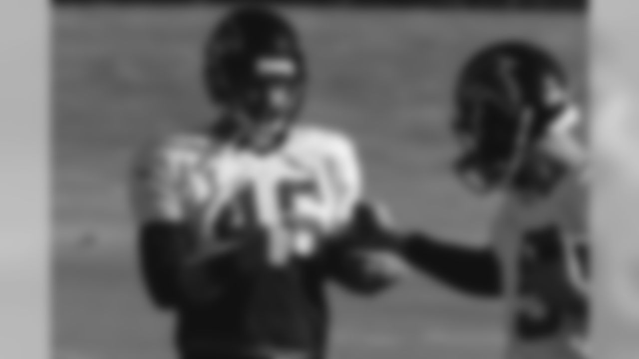 LS Jon Condo
Atlanta Falcons/ Kara Durrette