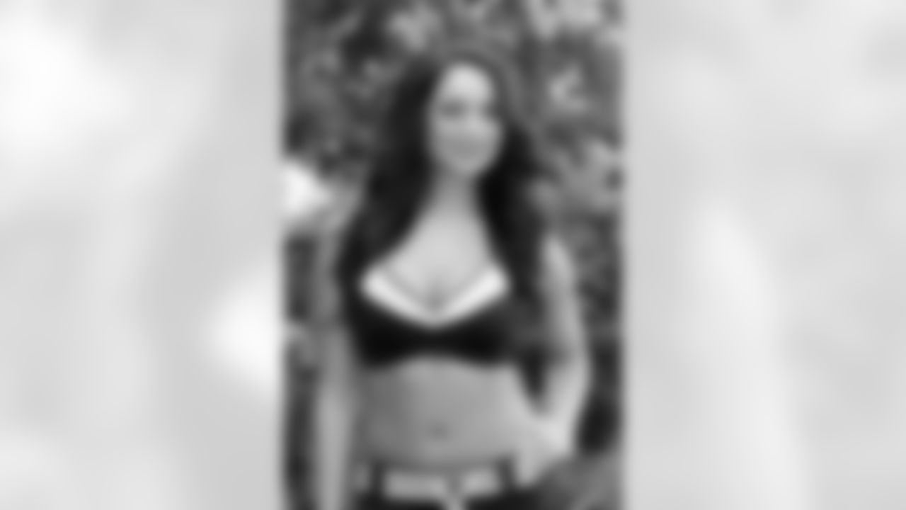 Alicia D. // 2011 Atlanta Falcons Cheerleaders Studio Shots // 2011 // Atlanta -