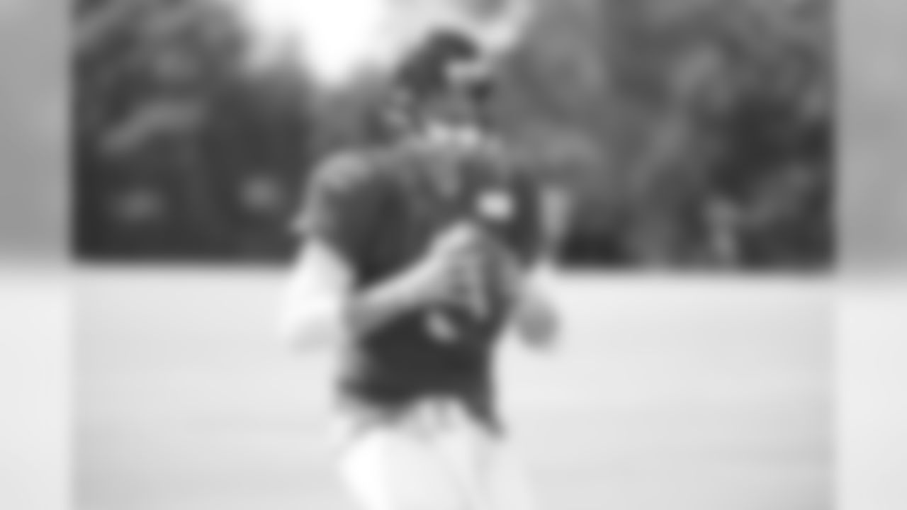 QB Jeff Mathews