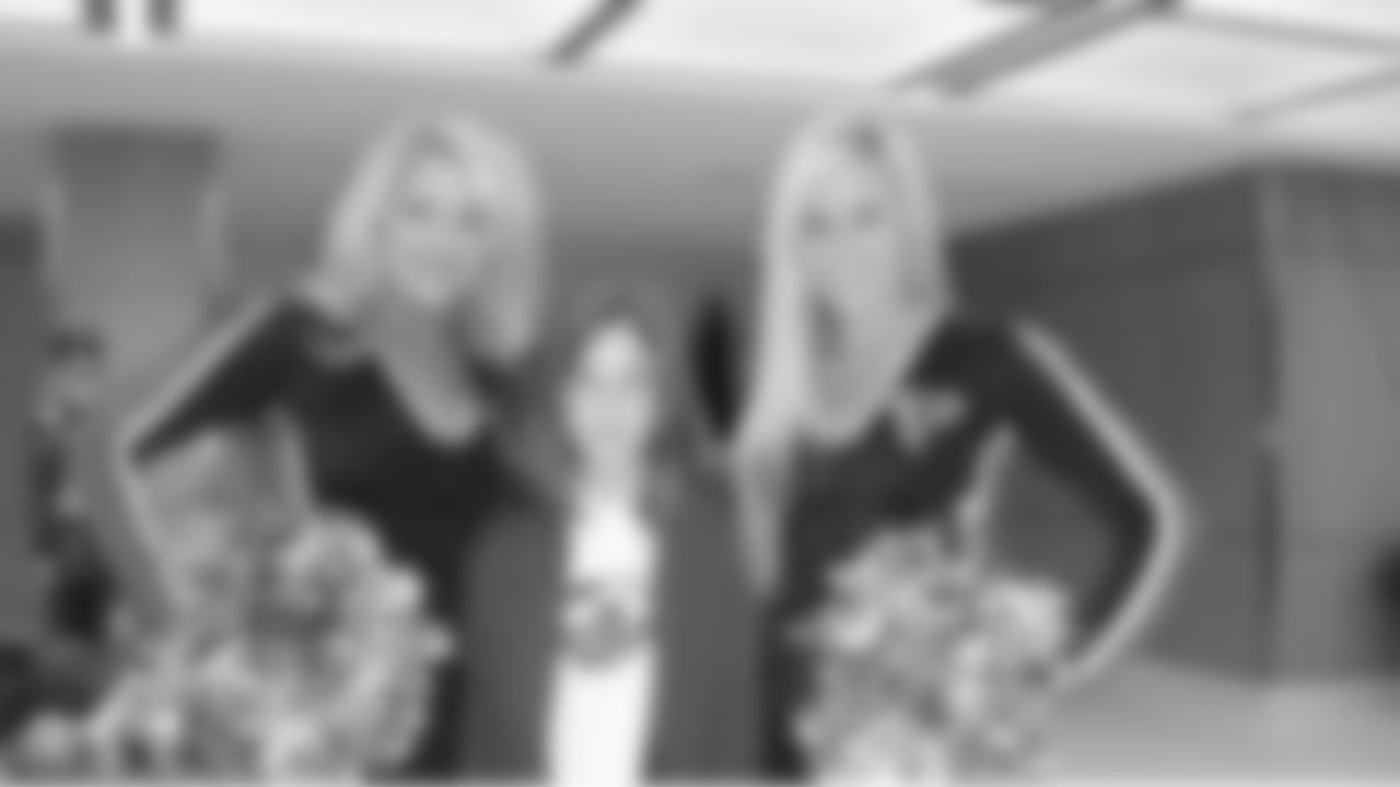 Curtis Lofton, Kroy Biermann and several Atlanta Falcons Cheerleaders visit