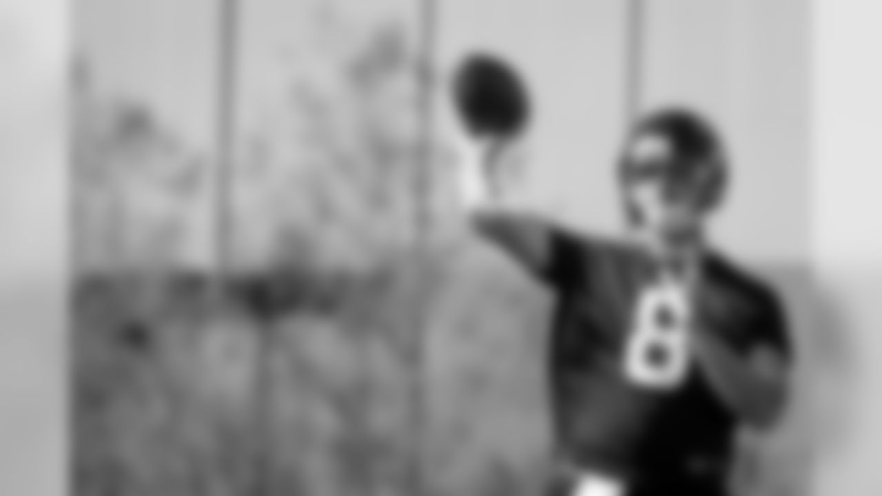 Atlanta Falcons quarterback Matt Schaub #8 warms up during practice. (Photo by Kara Durrette/Atlanta Falcons)