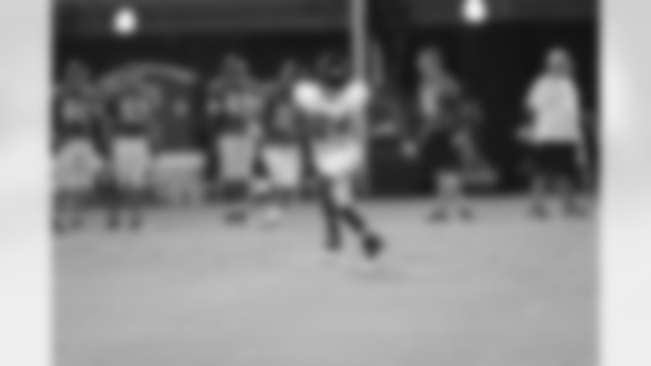 WR Roddy White takes off // Combined Practice with Jacksonville // August 17, 2011 // Jacksonville, Fla. —