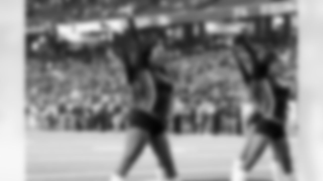 2009 Cheerleader Photos