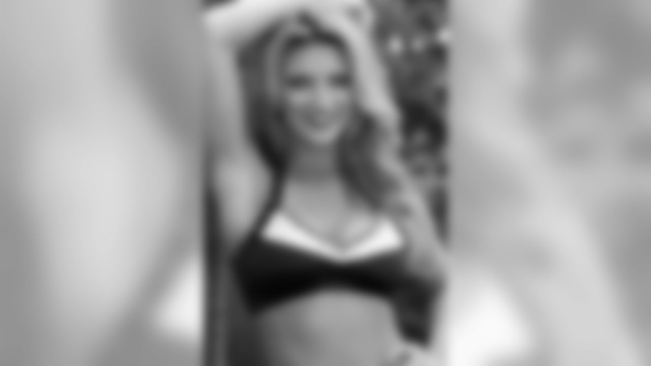 Naiz B. // 2011 Atlanta Falcons Cheerleaders Studio Shots // 2011 // Atlanta -