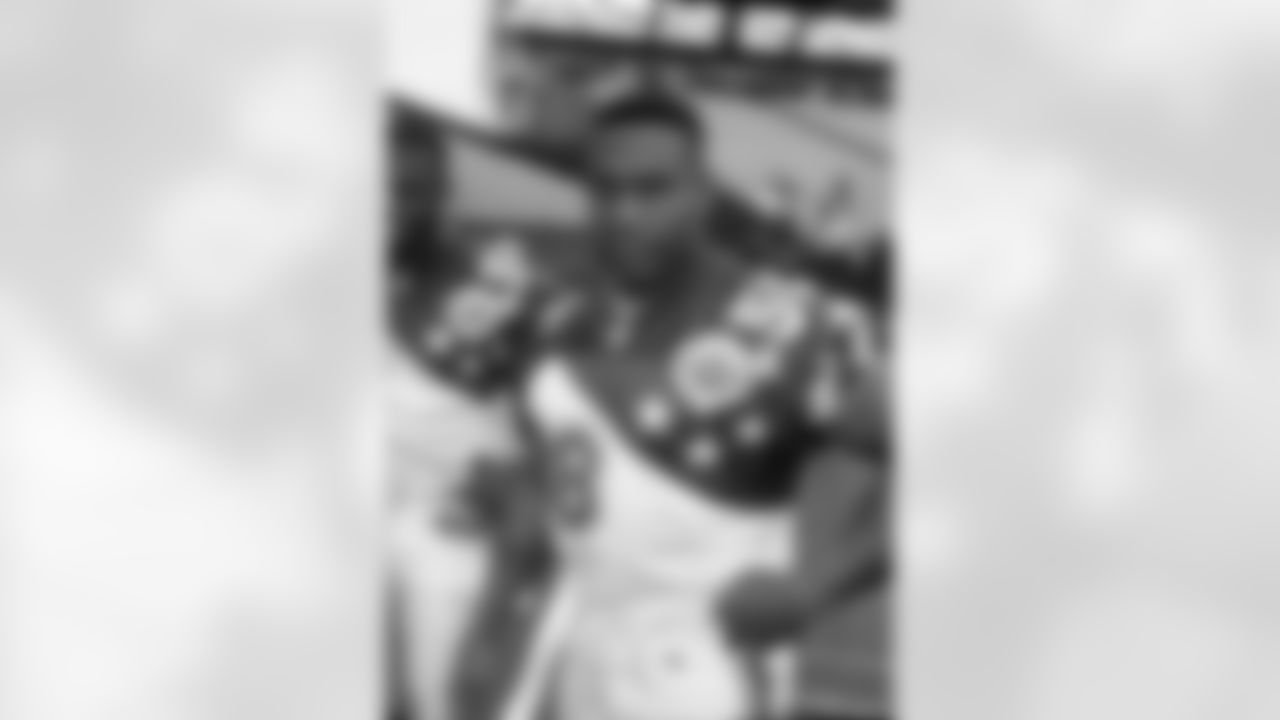 LB Jessie Tuggle, 1996 Pro Bowl