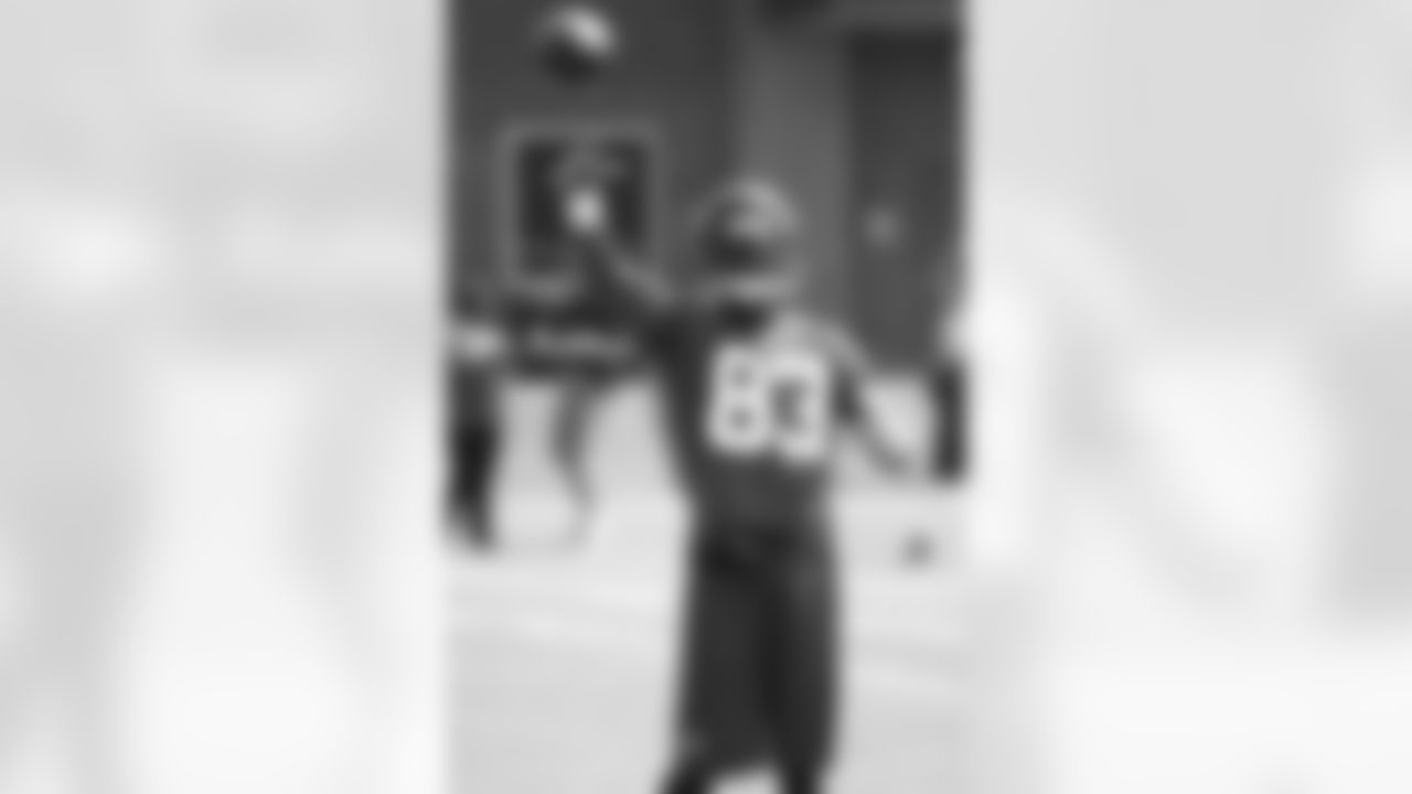 WR Harry Douglas