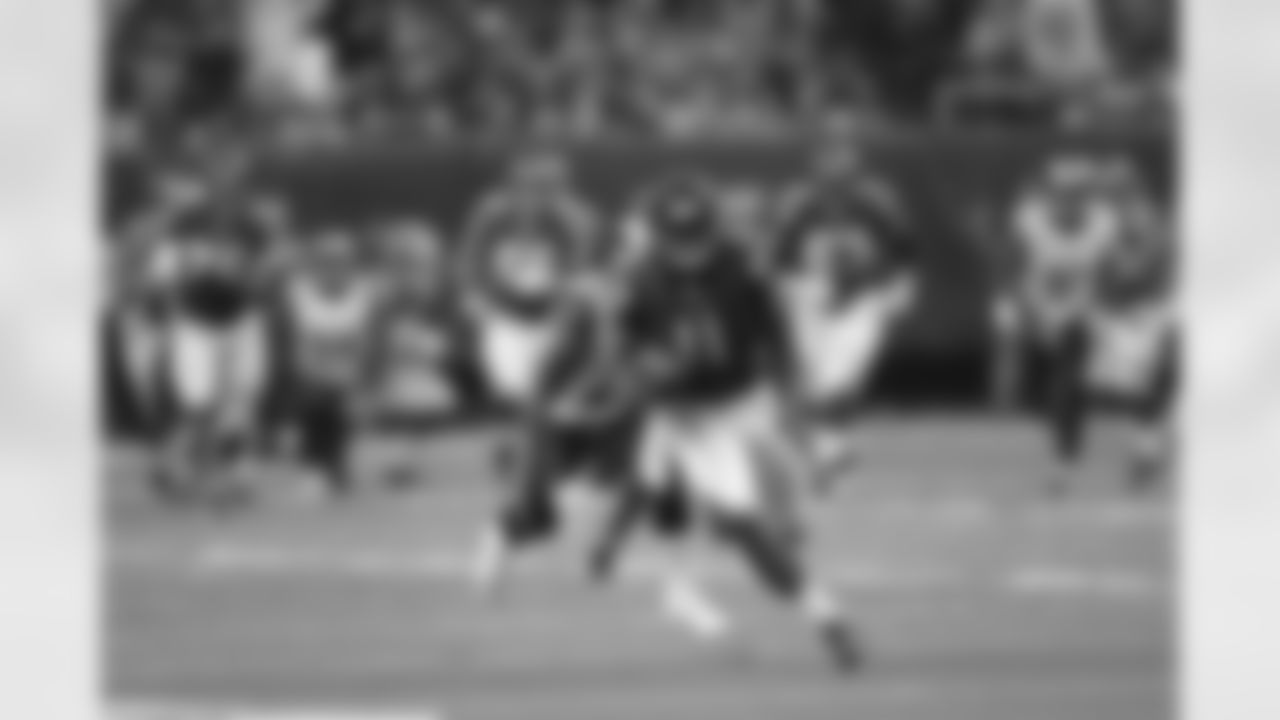 WR Julio Jones makes a break down the field
