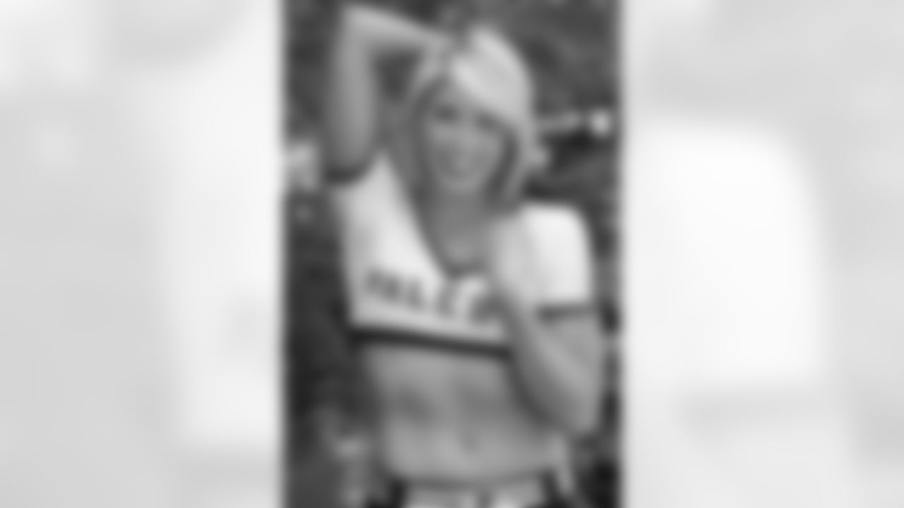 Reneau K. // 2011 Atlanta Falcons Cheerleaders Studio Shots // 2011 // Atlanta -
