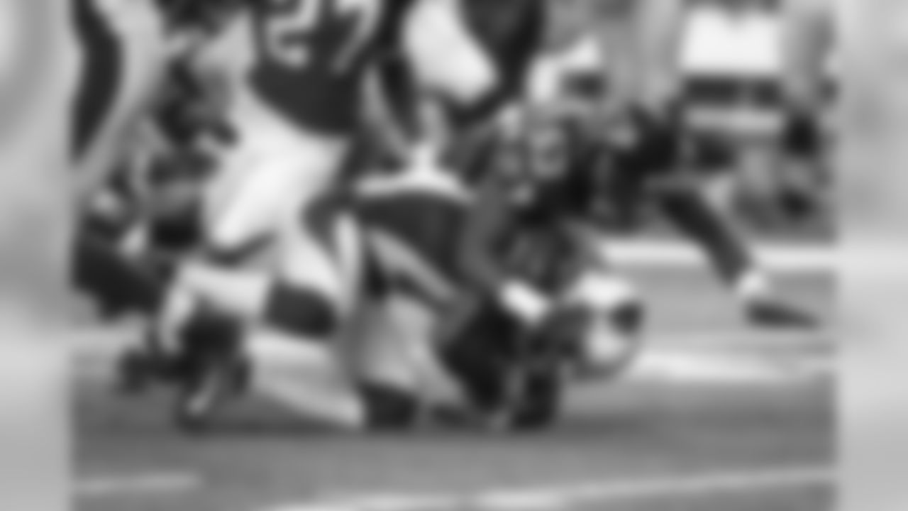 LB LaRoy Reynolds