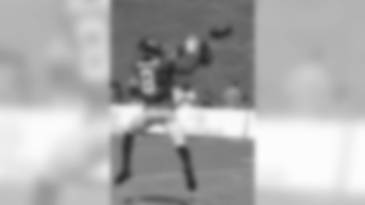 WR Jabin Sambrano